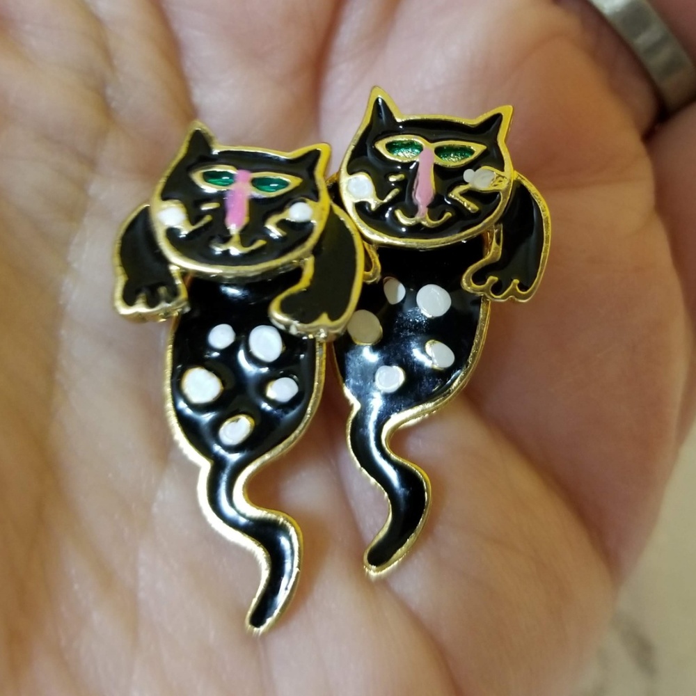 vtg cat dangle earrings
